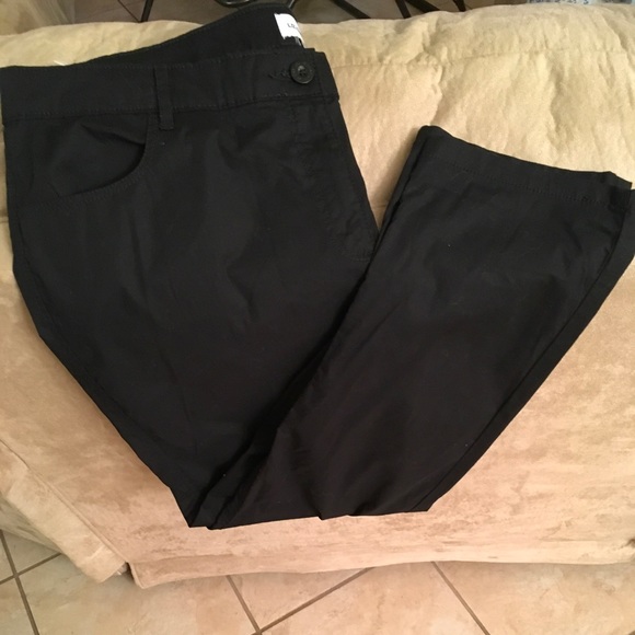 Liz Claiborne Classic Poplin Crop Black Pants - Picture 4 of 10